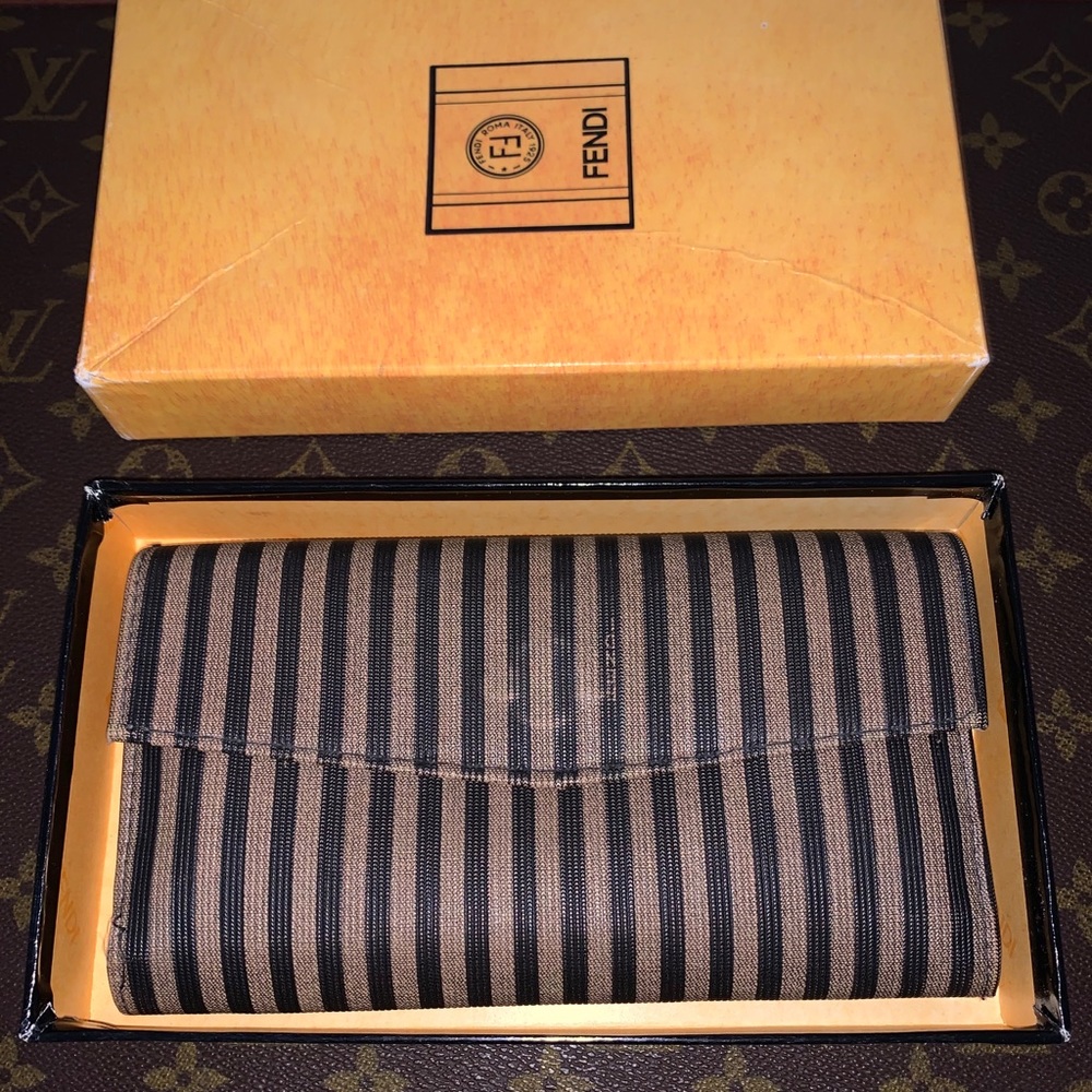 Fendi Vintage Compact wallet